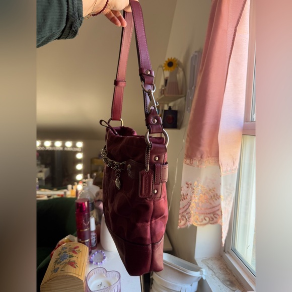 Coach Burgundy Signature Cs Canvas Silver Chain Shoulder Women's Bag - Picture 2 of 10